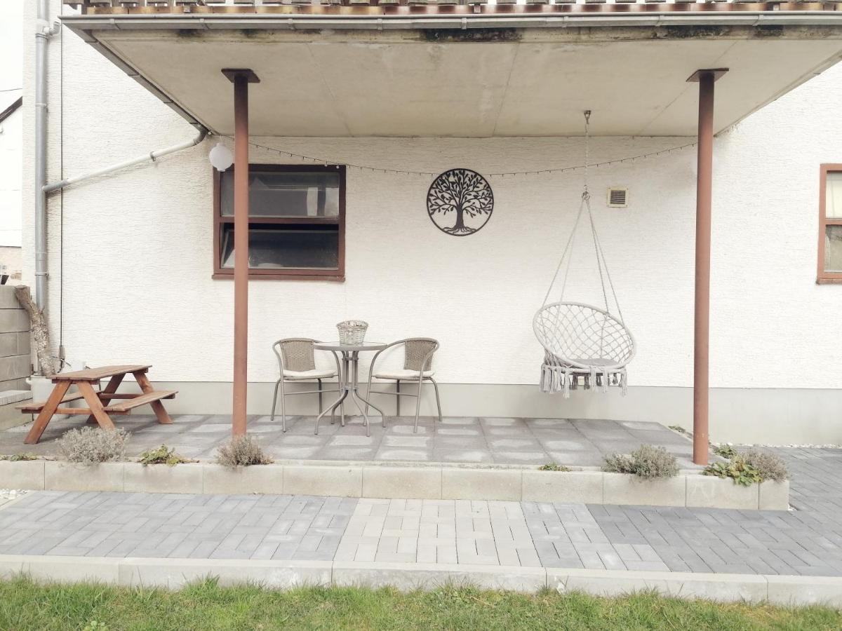 Ferienwohnung Christine Mit Sauna Und Whirlpool Utzerath Dış mekan fotoğraf